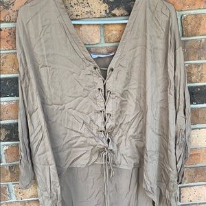 Tie front silk top (NEEDS TO BE STEAMED!!!🤭)